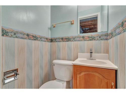 528 Havelock Drive, Waterloo, ON - Indoor Photo Showing Bathroom