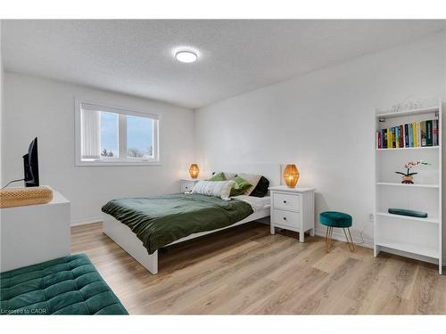 225 Thornbird Place, Waterloo, ON - Indoor Photo Showing Bedroom