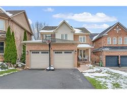 8 Keewaydin Street  Waterdown, ON L8B 0K1