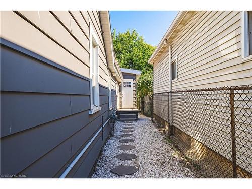 24 Rowanwood Street, Hamilton, ON - Outdoor