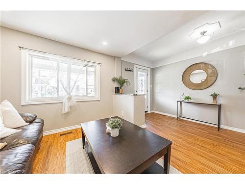 24 Rowanwood Street, Hamilton, ON - Indoor Photo Showing Living Room