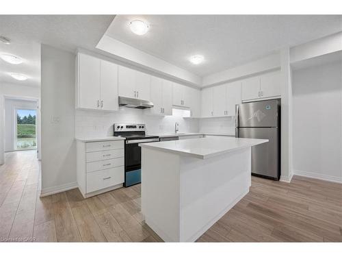 141 Reverie Way, Kitchener, ON - Indoor Photo Showing Kitchen With Stainless Steel Kitchen With Upgraded Kitchen