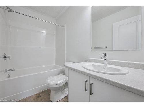141 Reverie Way, Kitchener, ON - Indoor Photo Showing Bathroom
