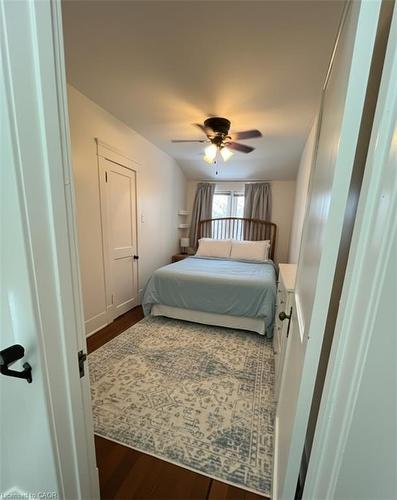 16 Park Street, Kitchener, ON - Indoor Photo Showing Bedroom