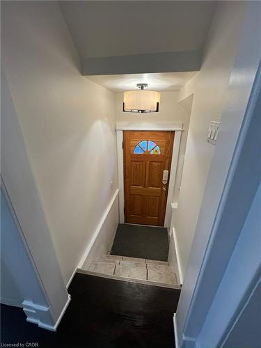 16 Park Street, Kitchener, ON - Indoor Photo Showing Other Room