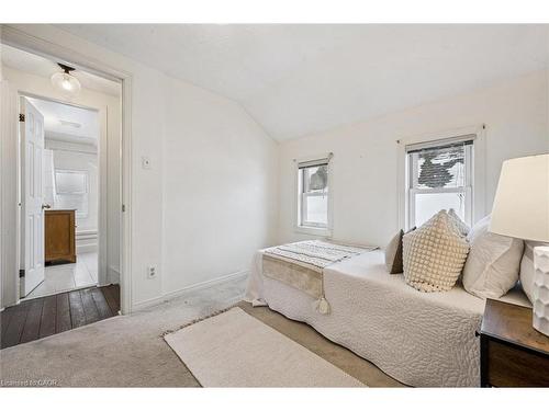 56 John Street W, Waterloo, ON - Indoor Photo Showing Bedroom