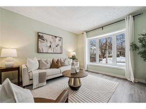 56 John Street W, Waterloo, ON - Indoor Photo Showing Living Room