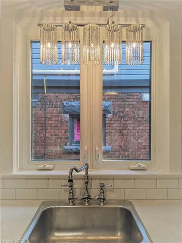 1-23 Fairview Avenue, Kitchener, ON - Indoor Photo Showing Kitchen