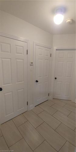 1-23 Fairview Avenue, Kitchener, ON - Indoor Photo Showing Other Room