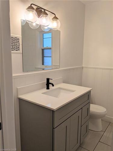 1-23 Fairview Avenue, Kitchener, ON - Indoor Photo Showing Bathroom