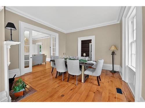 262 Main Street W, Grimsby, ON - Indoor Photo Showing Dining Room