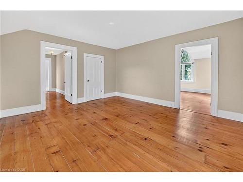 262 Main Street W, Grimsby, ON - Indoor Photo Showing Other Room