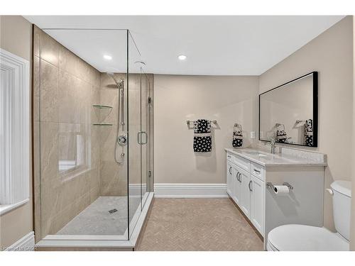 262 Main Street W, Grimsby, ON - Indoor Photo Showing Bathroom