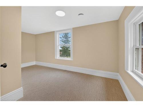 262 Main Street W, Grimsby, ON - Indoor Photo Showing Other Room