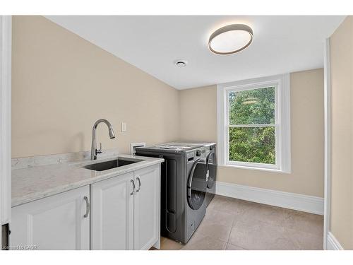 262 Main Street W, Grimsby, ON - Indoor Photo Showing Laundry Room