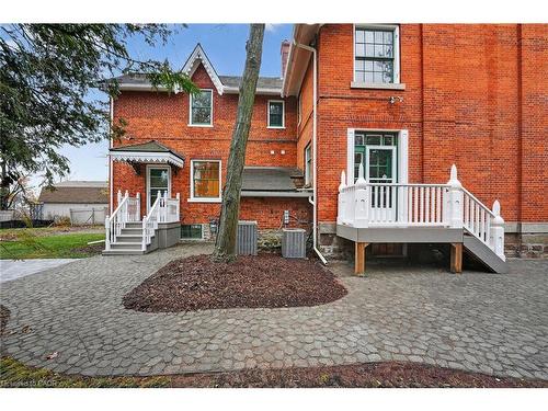 262 Main Street W, Grimsby, ON - Outdoor