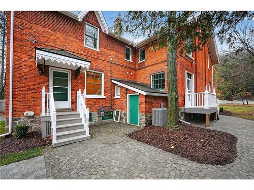 262 Main Street W, Grimsby, ON - Outdoor