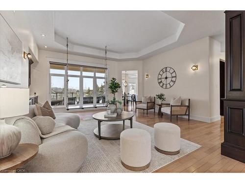 86 Canters Close, Kitchener, ON - Indoor Photo Showing Living Room