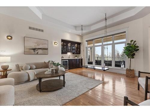 86 Canters Close, Kitchener, ON - Indoor Photo Showing Living Room