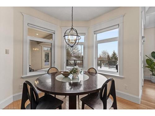86 Canters Close, Kitchener, ON - Indoor Photo Showing Dining Room