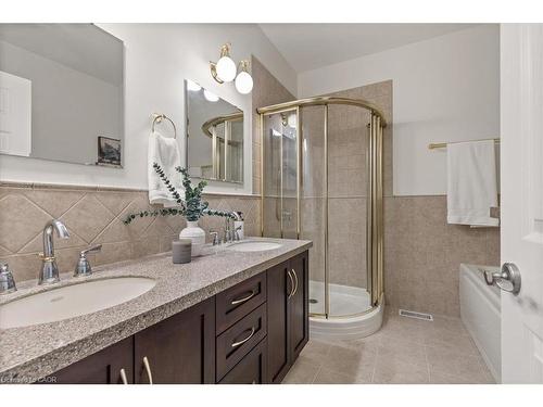 86 Canters Close, Kitchener, ON - Indoor Photo Showing Bathroom