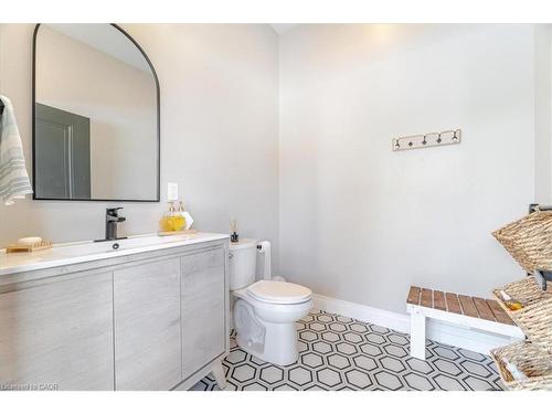86 Canters Close, Kitchener, ON - Indoor Photo Showing Bathroom