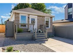 97 East 31st Street  Hamilton, ON L8V 3N9