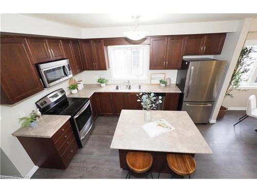 6C-388 Old Huron Road, Kitchener, ON - Indoor Photo Showing Kitchen