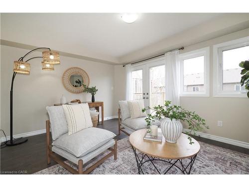 6C-388 Old Huron Road, Kitchener, ON - Indoor Photo Showing Living Room