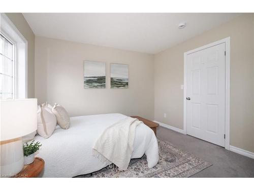 6C-388 Old Huron Road, Kitchener, ON - Indoor Photo Showing Bedroom