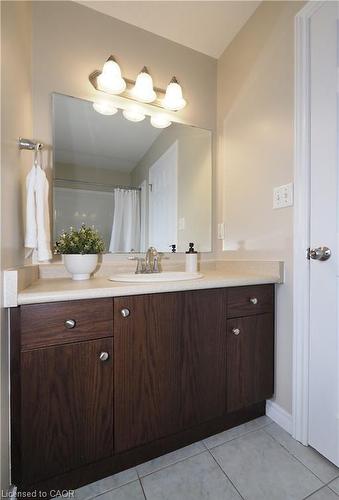 6C-388 Old Huron Road, Kitchener, ON - Indoor Photo Showing Bathroom