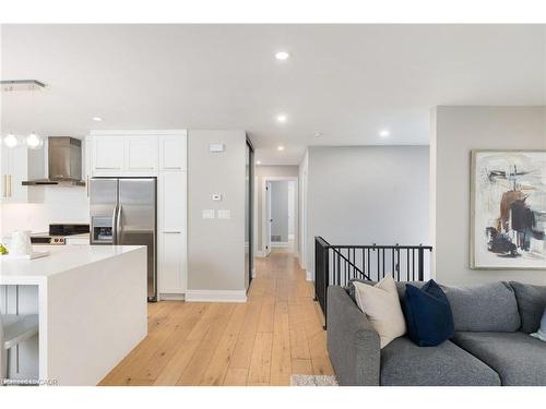 471 Sparling Crescent, Burlington, ON - Indoor