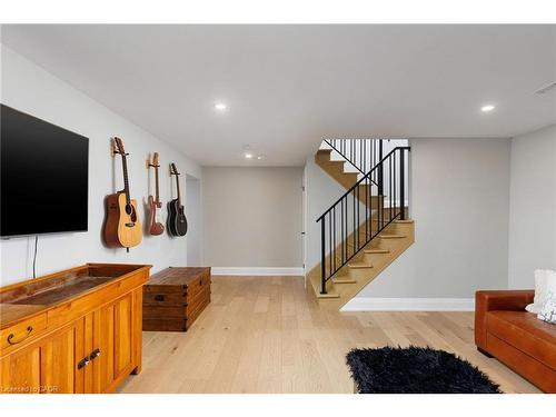 471 Sparling Crescent, Burlington, ON - Indoor