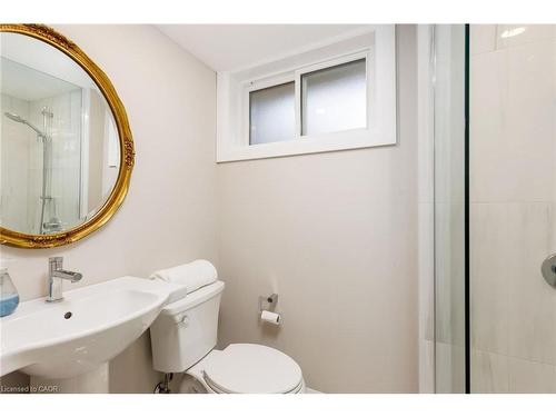 471 Sparling Crescent, Burlington, ON - Indoor Photo Showing Bathroom
