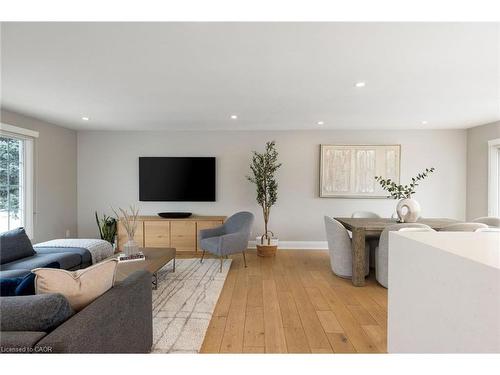 471 Sparling Crescent, Burlington, ON - Indoor Photo Showing Living Room