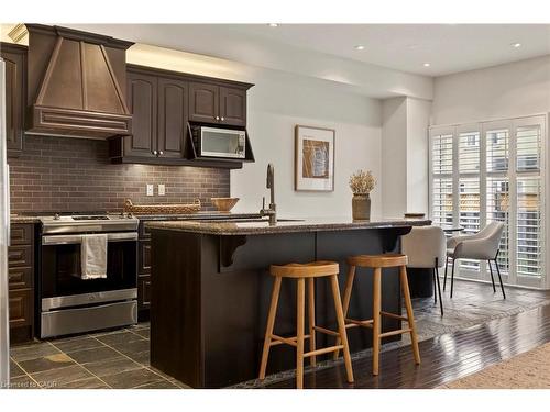 84 Forest Valley Crescent, Hamilton, ON - Indoor Photo Showing Kitchen With Upgraded Kitchen