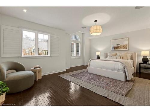 84 Forest Valley Crescent, Hamilton, ON - Indoor Photo Showing Bedroom
