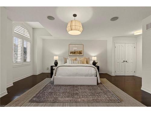 84 Forest Valley Crescent, Hamilton, ON - Indoor Photo Showing Bedroom