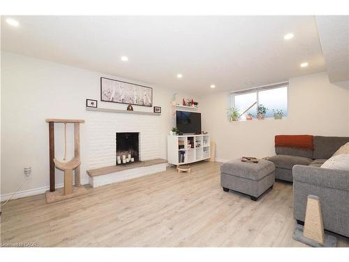 296 Dumfries Avenue, Kitchener, ON - Indoor Photo Showing Living Room