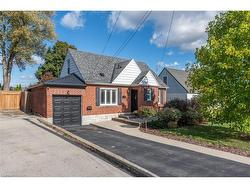 25 Montrose Avenue  Hamilton, ON L8K 4X9