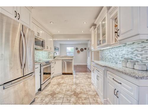 25 Montrose Avenue, Hamilton, ON - Indoor Photo Showing Kitchen With Upgraded Kitchen