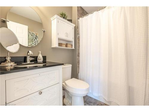 25 Montrose Avenue, Hamilton, ON - Indoor Photo Showing Bathroom