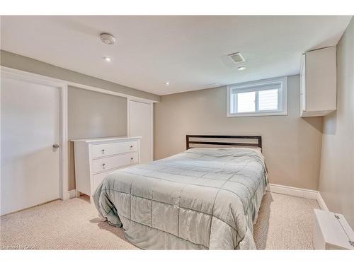 25 Montrose Avenue, Hamilton, ON - Indoor Photo Showing Bedroom