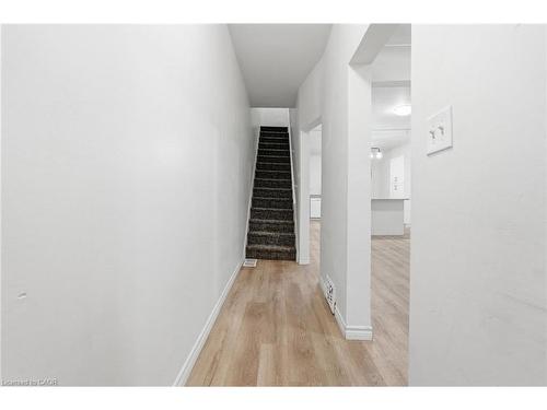 39 Burlington Street E, Hamilton, ON - Indoor Photo Showing Other Room