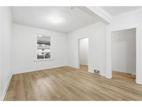 39 Burlington Street E, Hamilton, ON - Indoor Photo Showing Other Room