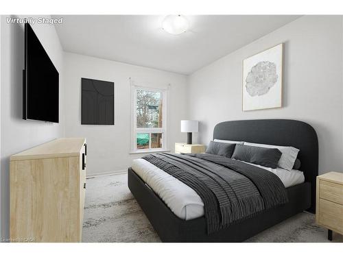 39 Burlington Street E, Hamilton, ON - Indoor Photo Showing Bedroom