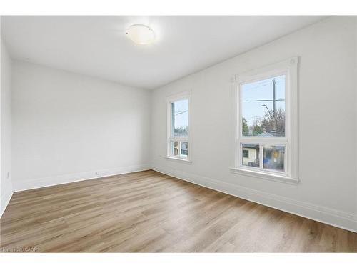 39 Burlington Street E, Hamilton, ON - Indoor Photo Showing Other Room