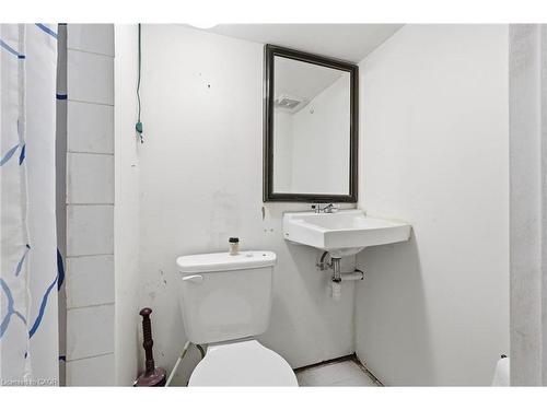 39 Burlington Street E, Hamilton, ON - Indoor Photo Showing Bathroom
