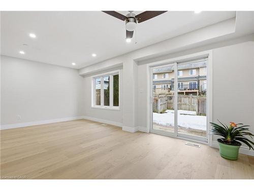 930 Zeller Crescent, Kitchener, ON - Indoor Photo Showing Other Room