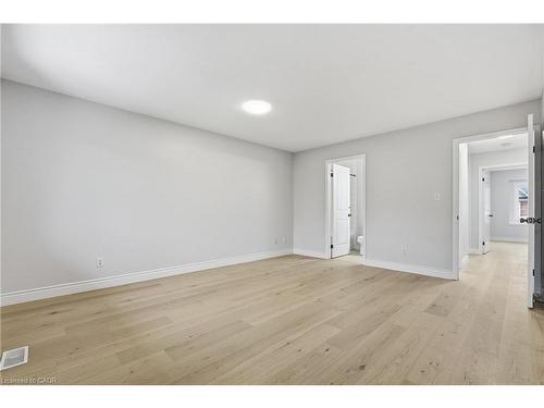 930 Zeller Crescent, Kitchener, ON - Indoor Photo Showing Other Room